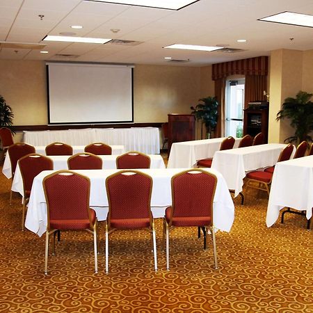 Hampton Inn & Suites Реддинг Экстерьер фото
