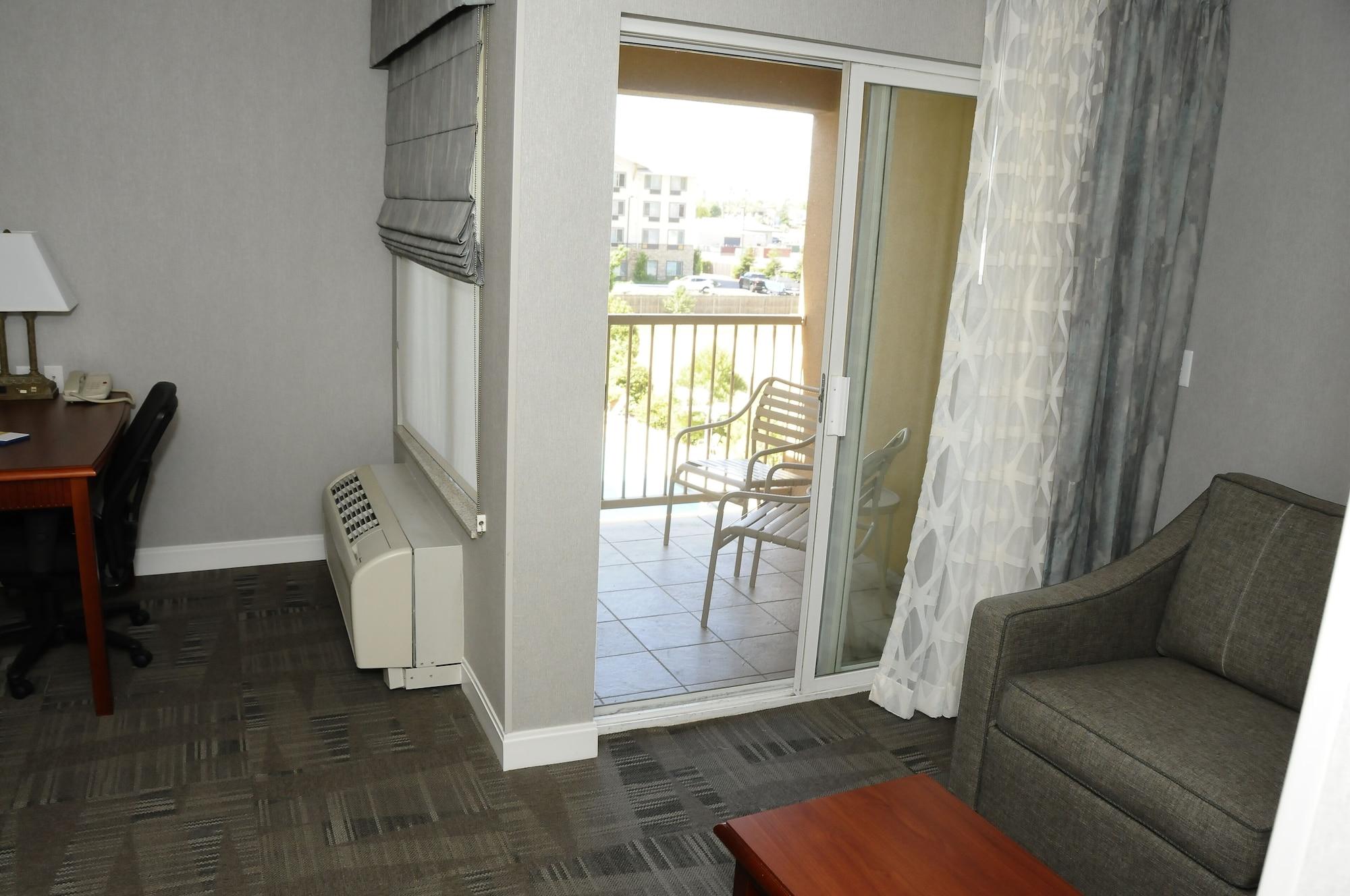 Hampton Inn & Suites Реддинг Экстерьер фото