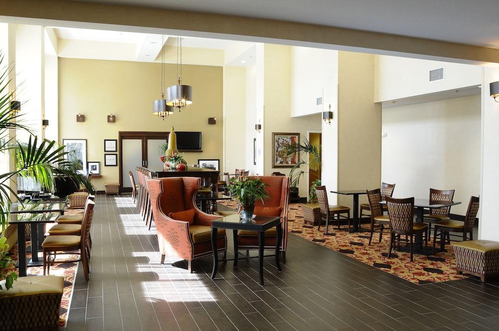 Hampton Inn & Suites Реддинг Экстерьер фото