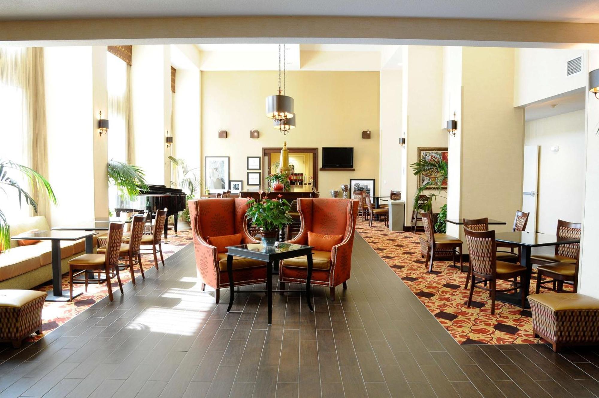 Hampton Inn & Suites Реддинг Экстерьер фото