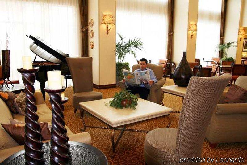 Hampton Inn & Suites Реддинг Интерьер фото