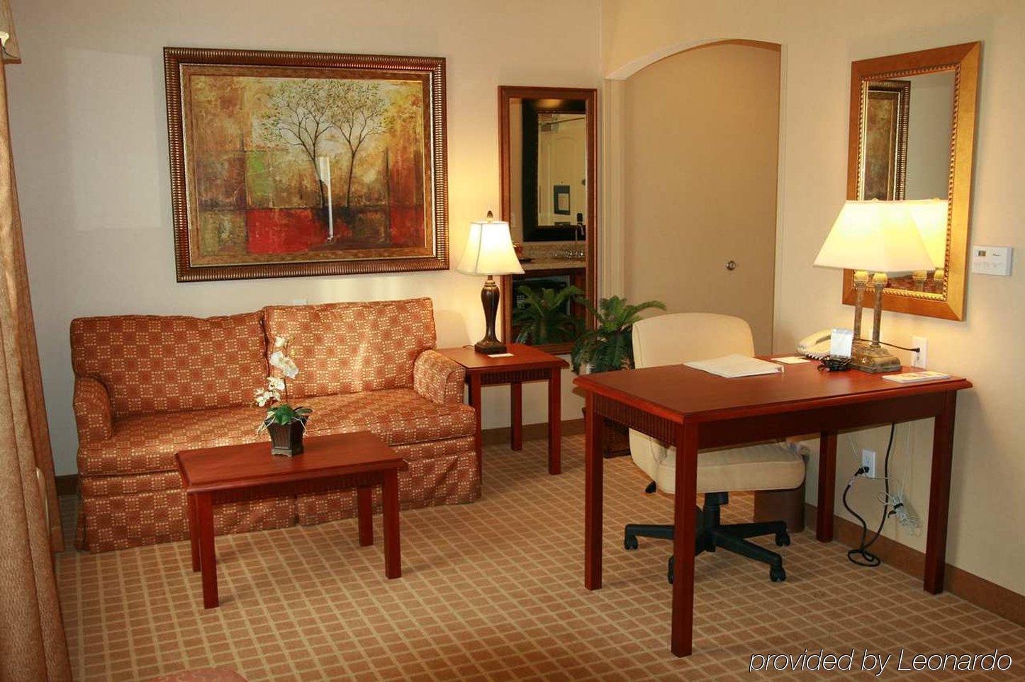 Hampton Inn & Suites Реддинг Экстерьер фото